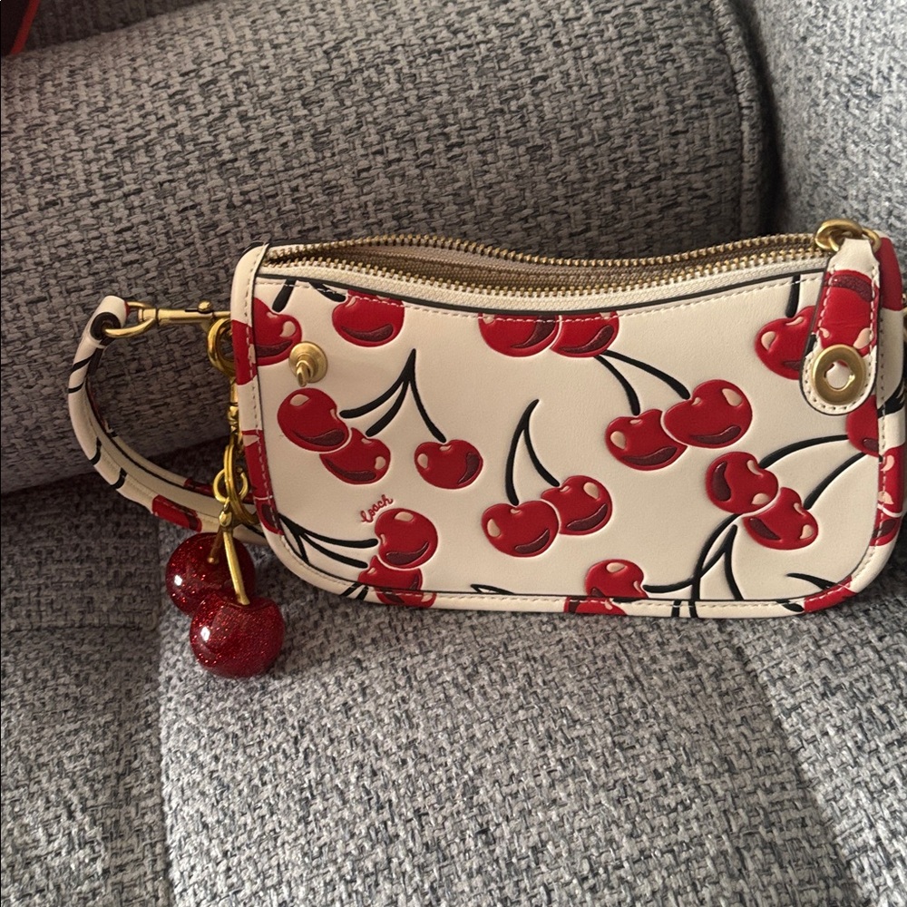 Coach Swinger Bag 20 With Cherry Print - Picture 4 of 9